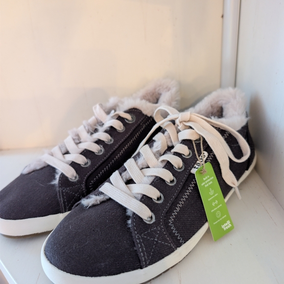 Taos Starline NWT Faux Fur Lined Canvas Sneakers Comfort Arch Support 8.5 - Picture 3 of 6